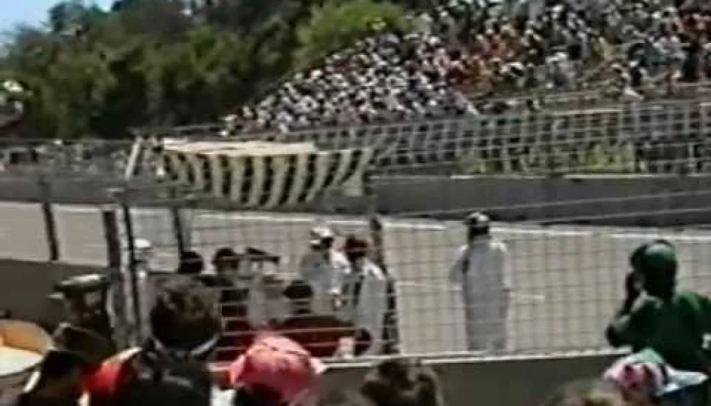1990 Formula 1® Adelaide Australian Grand Prix – Rare race footage plus great racing automobile sounds.