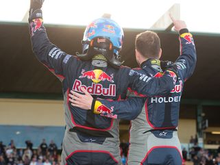 Whincup-Dumbrell-ontop-of-car-Race-28-sandown-500