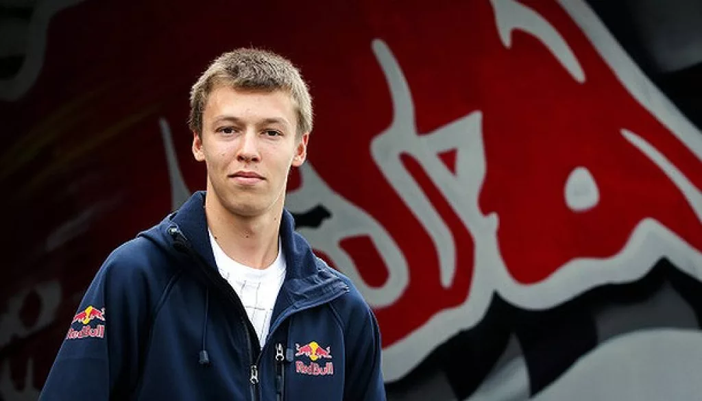 kyvat signs for torro rosso