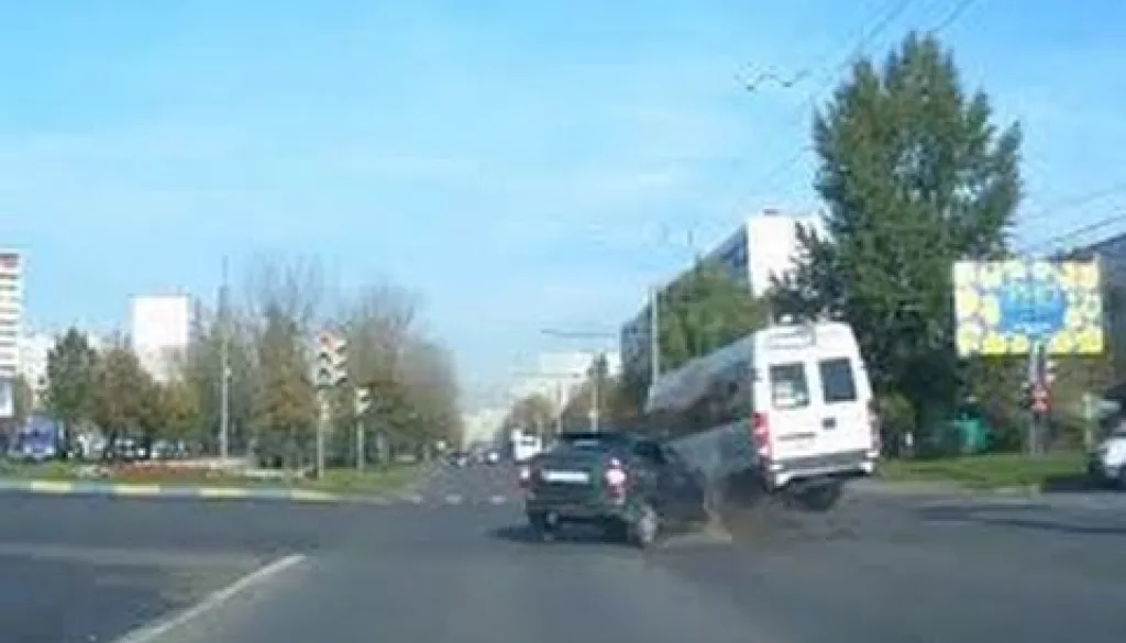 Russian Car Crash Compilation Number 38